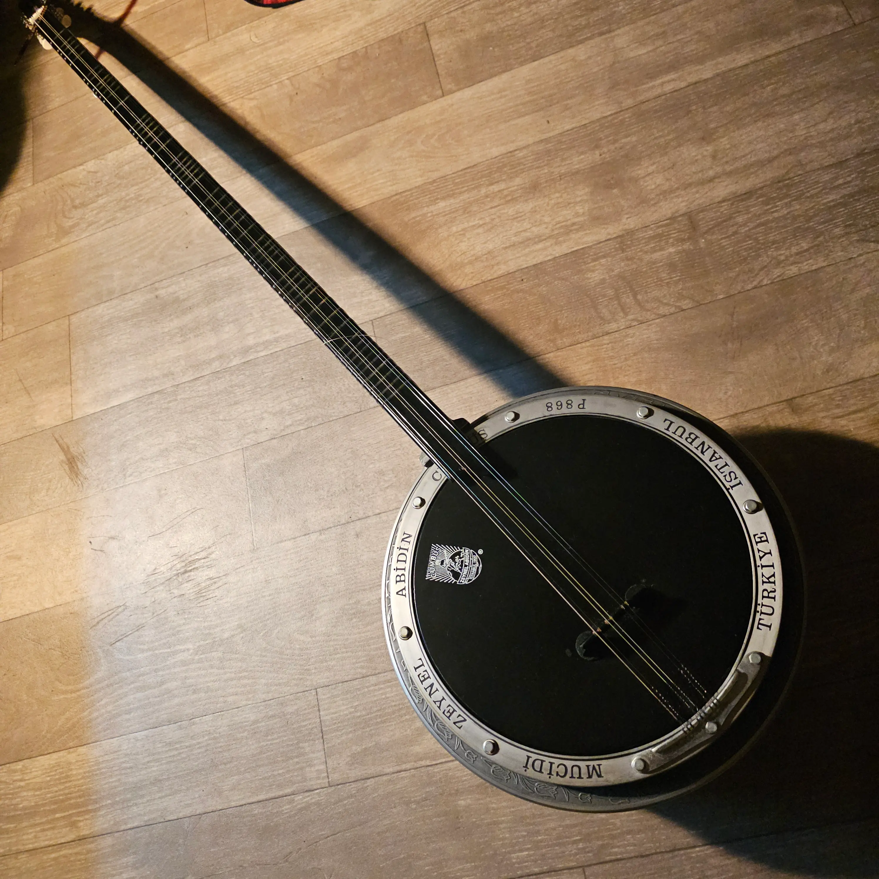 My Turkish Cümbüş Tanbur from SalaMuzik, Istanbul.